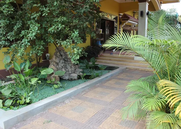 Mango Hotel